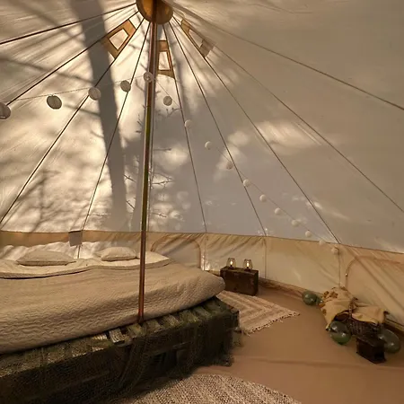 Merevaatega Glaemping Sarvel Luxury tent Kukka